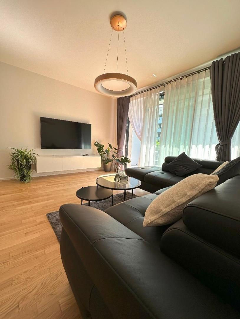 With Garage & Terrace Appartamento Praga