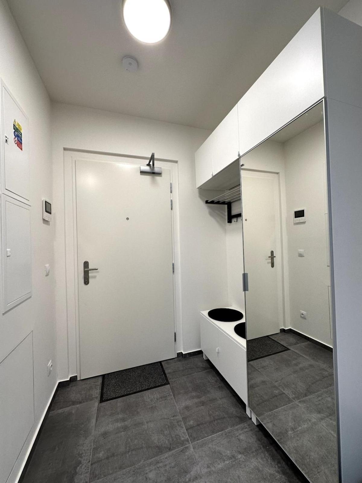 Appartamento With Garage & Terrace *